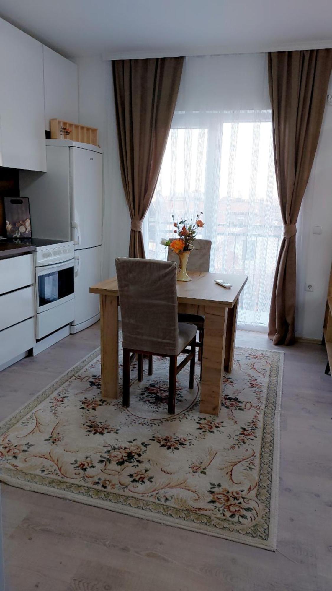 White Apartments Kosovo Polje 外观 照片